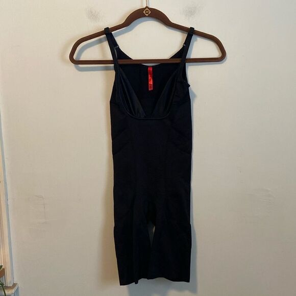 SPANX Black Slimmer & Shine Open Bust Bodysuit Shapewear Size Medium - Picture 1 of 7
